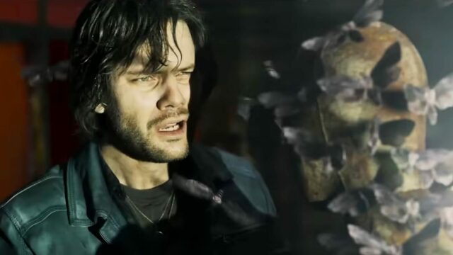 Jeremy Irvine (obrázok cez Getty)