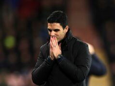 Zranená hviezda Arsenalu sa učí novým zručnostiam, ktoré by pomohli posilniť kľúčové partnerstvo Riccardo Calafiori z Arsenalu počas štvrťfinále Carabao Cupu medzi Arsenalom a Crystal Palace