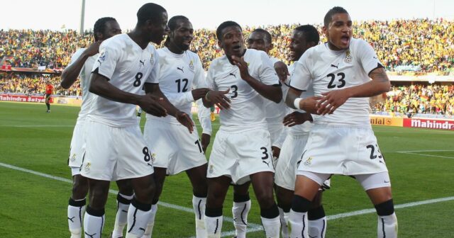 „Bol som jednou z najlepšie zarábajúcich futbalových hviezd – ľudia sa to snažili zneužiť“ | Futbal | Šport
