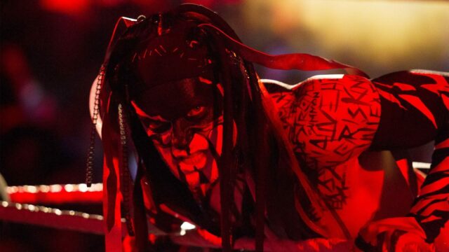 „Budeš vyzerať hlúpo,“ odhaľuje Finn Balor reakciu bývalého šampióna WWE na myšlienku osobnosti démona.
