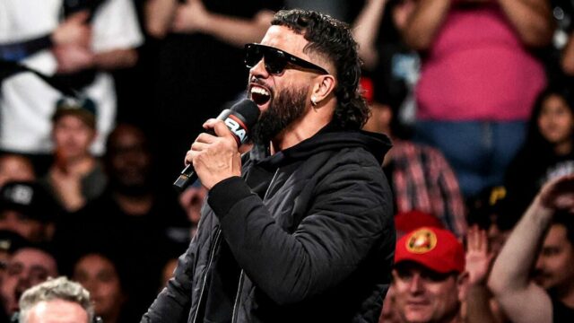 „Jey Uso je fenomenálny,“ vypína online kritikov aktuálny šampión WWE
