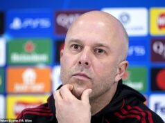 „Keby ľudia vedeli, s čím sa musím každý deň potýkať, šli by so mnou ľahšie“: Arne Slot otvára tlak, keď Liverpool čelí kríze v Lige majstrov Arne Slot otvoril problémy, ktorým čelí v súvislosti s problémami s kondíciou Liverpoolu