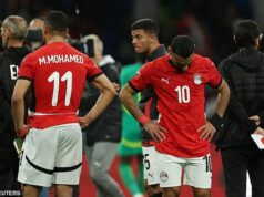 „Kliatba“ Mo Salaha AFCON pokračuje: Hviezda Liverpoolu trpí väčšou bolesťou srdca, pretože jeho sny sa opäť rozplývajú a bývalý tímový kolega Sadio Mane poslal Senegal do finále Smútok Mohameda Salaha AFCON pokračoval, keď bol Egypt porazený Senegalom