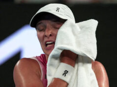 „Musíme chrániť hráčov“ – ako sa môže tenis vyhnúť bodu zlomu? Hodiny ukazujúce zápas na Australian Open Andyho Murrayho skončil o 4:05