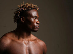 „Narodil som sa, aby som tu bol“: Ateba Gautier je najdesivejšia mladá sila UFC 324 LAS VEGAS, NEVADA – 4. OKTÓBRA: (LR) Ateba Gautier z Kamerunu zaútočil na Tre'stona Vinesa v zápase strednej váhy počas podujatia UFC 320 v T-Mobile Arene 4. októbra 2025 v Las Vegas v Nevade. (Foto Chris Unger/Zuffa LLC)