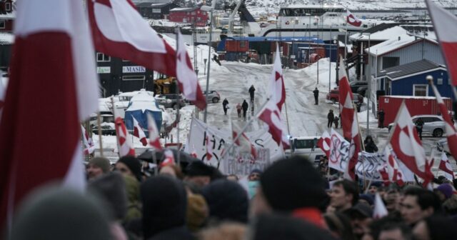 „Nebezpečná klesajúca špirála“: Európski lídri kritizujú Trumpovu hrozbu cla | Správy Donalda Trumpa
