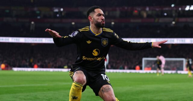 „Nová tretia súprava“ Man Utd na rok 2026/27 obsahuje nezvyčajnú Matheus Cunha z Manchestru United oslavuje svoj tretí gól počas zápasu Premier League medzi Arsenalom a Manchestrom United.