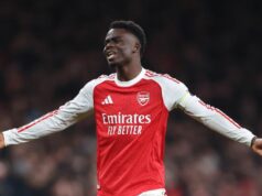 10 hráčov mohlo vynechať súboj Brentford s Arsenalom počas návratu Bukayo Saka pre zranenie Bukayo Saka z Arsenalu reaguje počas zápasu Premier League medzi Arsenalom a Manchestrom United