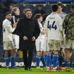 Bol to obrat v bohatstve, ktorý len málokto videl prichádzať, a predsa sme tu koncom februára s mužmi Daniela Farkeho šesť bodov pred pádom a kedysi nepravdepodobné prežitie na dosah.