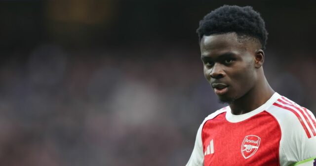 13 hráčov bude chýbať Arsenal vs Chelsea, pretože Bukayo Saka Bukayo Saka odkulhal počas derby Arsenalu v severnom Londýne nad Tottenhamom.