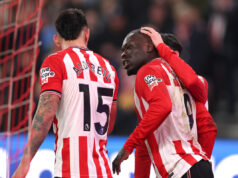 24-ročný zakopaný Manchester United za Sunderland: Je kľúčom k európskym snom Black Cats? Download app from appStore