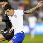 AC Miláno je ochotné pustiť Christiana Pulisica do Premier League s jednou podmienkou