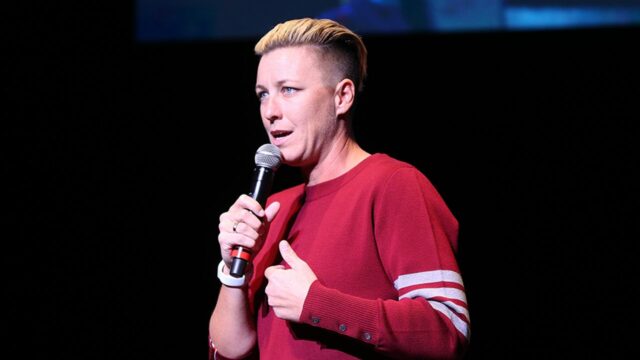 Abby Wambach opúšťa Wasserman Agency kvôli prepojeniu súborov Jeffreyho Epsteina
