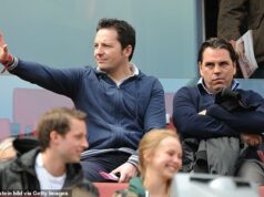 Agent Floriana Wirtza odhalil textové správy, ktoré poslal Xabi Alonsovi a Realu Madrid predtým, ako si nemecká hviezda zabezpečila prestup do Liverpoolu za 116 miliónov libier Agent Volker Struth (vpravo) zostal nespokojný, keď si Real Madrid minulé leto neprišiel po jeho hráča Floriana Wirtza.