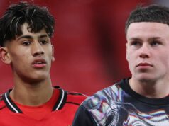 Ako by mohol vyzerať tím Man Utd o 5 rokov, keď Kai Rooney a JJ Gabriel žiaria mužom za 65 miliónov libier Kai Rooney z Manchestru United v akcii počas Premier League do 18 rokov medzi Manchester United U18 a Middlesbrough U18 na tréningovom ihrisku Carrington 23. augusta 2025 v Manchestri v Anglicku.