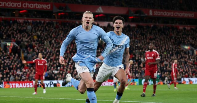 Ako dnes večer sledovať každý zápas Premier League v televízii – celý program a časy výkopov
