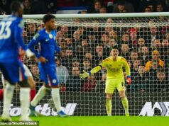 Ako sa Kepa Arrizabalaga stal perfektným pomocníkom Davida Raya: „Výnimočný vzťah“ dvojice, rozdiel, ktorý Kepa robí na tréningovom ihrisku, a prečo je Arsenal č. 2 spokojný so svojím údelom, keď sa dnes večer usiluje o odkúpenie Carabao Cupu proti Chelsea Kepa Arrizabalaga začal v prvom zápase semifinále Carabao Cupu Arsenalu vo svojom starom klube Chelsea – teraz bude zúfalo chcieť dokončiť prácu dnes večer