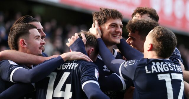 Alex Neil oslavuje víťazstvo v Millwalle