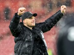 Ako vysokooktánový futbal Kim Hellberg poslal Middlesbrough na čelo šampionátu pred súbojom v Coventry Hellberg si vybudoval rýchly vzťah s hráčmi vrátane Boro's Hayden Hackney (Action Images)