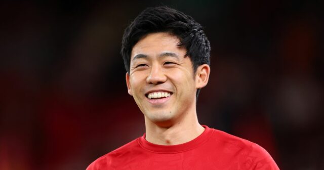 Aktualizované informácie o zranení Liverpoolu ako manažéra potvrdzujú operáciu a Stredopoliar Liverpoolu Wataru Endo sa usmieva