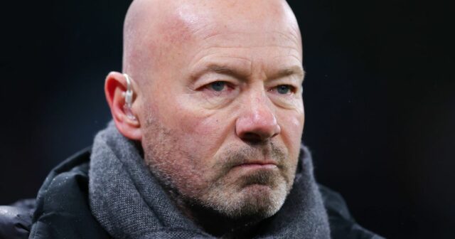 Alan Shearer a Harry Redknapp nesúhlasia s Tottenhamom, keďže Arsenal Alan Shearer sa prizerá, keď pracuje ako učenec