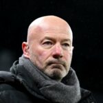 Alan Shearer sa v Lige majstrov rozhoduje medzi Chelsea a Barcelonou za Newcastle
