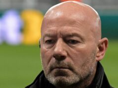 Alan Shearer zvažuje hlavné rozhodnutie Mohameda Salaha v Liverpoole, ktorému čelí Arne Slot Alan Shearer