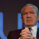 Lord Alan Sugar vystupuje na Summite kyvadla, poprednom svetovom summite o podnikaní a sebaposilňovaní.