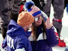 Americká hviezda zimných olympijských hier sa zasnúbila v cieli… okamžite po VYPADNUTÍ z podujatia Olympijský víťaz v zjazde Breezy Johnson odíde z Talianska s medailou a prsteňom