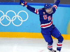 Americké ženy potrebujú predĺženie, aby porazili Kanadu o olympijské hokejové zlato Americké ženy potrebujú predĺženie, aby porazili Kanadu o olympijské hokejové zlato