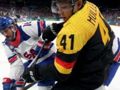 Americký hokej poráža Nemecko na olympijských hrách, zostáva perfektný v skupinovej hre Americký hokej poráža Nemecko na olympijských hrách, zostáva perfektný v skupinovej hre