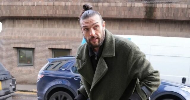 Andy Carroll bude čeliť súdu po tom, čo sa priznal, že je nevinný z porušenia zákazu obťažovania | Futbal | Šport
