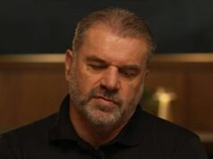 Ange Postecoglou hovorí, že Thomas Frank si zaslúžil odvolanie, keď narazil na „kurióznu“ stratégiu Tottenhamu Ange Postecoglou speaking on a podcast