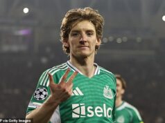 Anthony Gordon sa zapísal do histórie Ligy majstrov 33-MINÚTOVÝM hetrikom – predtým, než pridal štvrtý v údere polčasu – keď sa Newcastle rozbúril proti črepníkovi Qarabagovi Anthony Gordon strelil v stredu štyri góly Newcastlu v prvom polčase proti Qarabagu