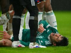 Arne Slot poskytuje aktualizáciu Wataru Endovi po poslednom zranení Liverpoolu Wataru Endo opustil hru na nosidlách (PA Wire)