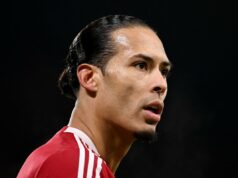 Arne Slot priznáva, že Liverpool plánuje život bez Virgila van Dijka po podpise Jeremyho Jacqueta Liverpool podpísal Jeremyho Jacqueta (vpravo) v deň uzávierky (AFP cez Getty Images)