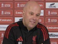 Arne Slot sa snaží zaspať, keď si ustaraný šéf vyberá „smiešnu“ hviezdu | Futbal | Šport Arne Slot sa snaží zaspať, keď si ustaraný šéf vyberá „smiešnu“ hviezdu | Futbal | Šport