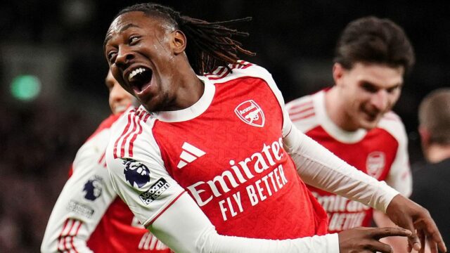 Arsenal derby hrdina Ebere Eze, rozprávačský kráľ opäť ako Spurs Arsenal derby hrdina Ebere Eze, rozprávačský kráľ opäť ako Spurs bohužiaľ zničil