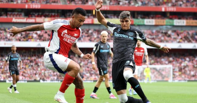 Arsenal dostal Bayer Leverkusen remízu po Lige majstrov a objavil Piero Hincapie by sa v Lige majstrov UEFA mohol postaviť svojmu materskému klubu Bayer Leverkusen