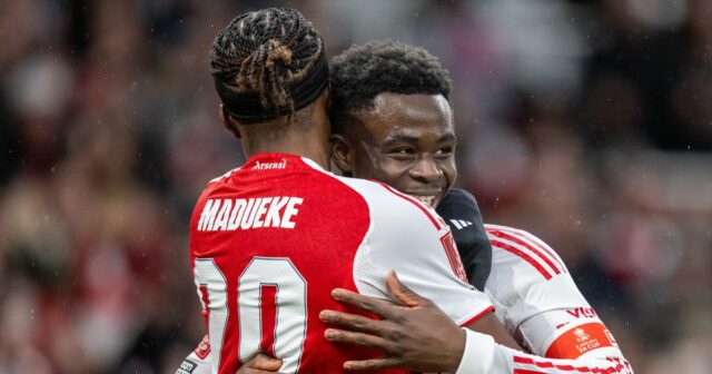 Arsenal má postranný motív zmeny pozície Bukayo Saka, o ktorom Bukayo Saka