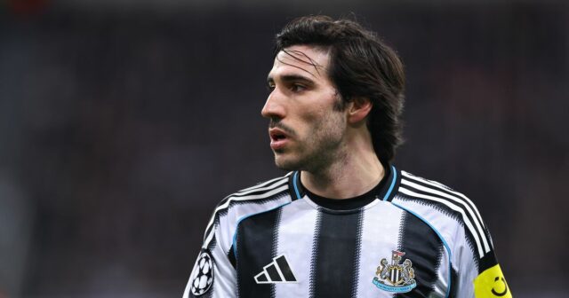 Stredopoliar Newcastlu United Sandro Tonali je spájaný s prestupom do Arsenalu