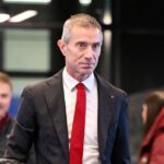 Andrea Berta, športový riaditeľ Arsenalu, prichádza na štadión pred zápasom Premier League medzi Evertonom a Arsenalom na štadióne Hill Dickinson 20. decembra 2025 v Liverpoole v Anglicku.