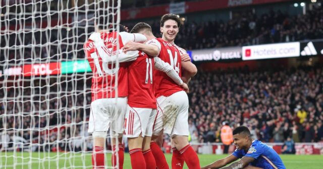 Hráči Arsenalu oslavujú