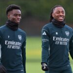 Bukayo Saka a Eberechi Eze z Arsenalu počas tréningu v Sobha Realty Training Center 30. januára 2026 v London Colney, Anglicko