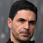 Oxlade-Chamberlain sa na tréningu usmieva