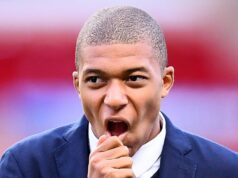 Arsenalu sa nepodarilo získať Kyliana Mbappeho napriek tajnému prestupovému stretnutiu Francúzsky útočník Monaka Kylian Mbappe kráča po ihrisku pred začiatkom semifinálového zápasu Ligy majstrov UEFA v prvom zápase futbalového zápasu Monako vs Juventus na štadióne Stade Louis II.