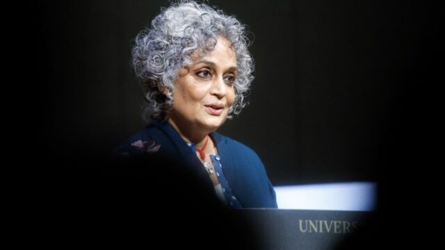 Arundhati Roy "šokovaná" poznámkami poroty o Gaze opúšťa berlínsky filmový festival | Správy o konflikte medzi Izraelom a Palestínou
