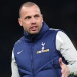 John Heitinga opustil svoju úlohu asistenta trénera Tottenhamu už po 32 dňoch