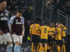 Aston Villa daruje CL odklad Liverpoolu a Chelsea ako Wolves trestajú šambolské prejavy Aston Villa daruje CL odklad Liverpoolu a Chelsea ako Wolves trestajú šambolské prejavy