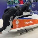 Obrázok bobovej dráhy Sarah Blizzard v holandskej oranžovej a bielej farbe (na obrázku) prekvapil fanúšikov